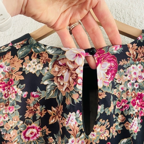 Vintage 80s Floral Drop Waist Dress with pleated Skirt - Picture 9 of 10